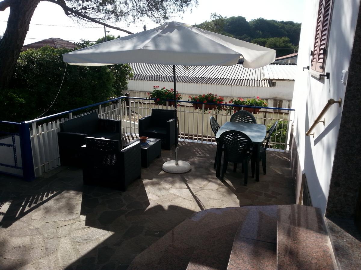 Appartamento In Villa Valentini, Fronte Mare, Giardino E Parcheggio Privato, Wifi, Dotato Di Tutti I Confort, Nel Golfo Di Gaeta ミントゥルノ エクステリア 写真